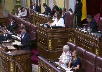 TV en DIRECTO | Rufián arranca su intervención con referencias al plante de Vox:…