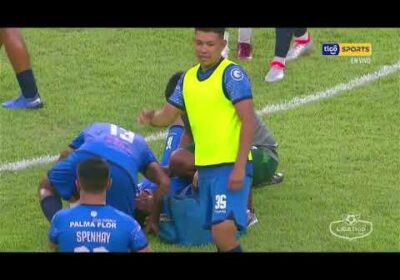 Sobre la finalización, hinchas de Wilstermann utilizaron petardos tras la caída ante Palmaflor.