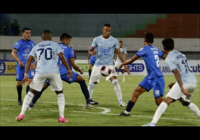 ¡Final del primer tiempo! Al descanso en Cochabamba con el marcador igualado y sin goles.
