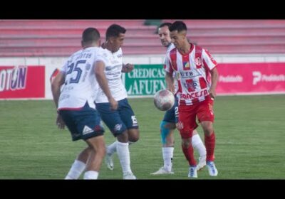 ¡Final del primer tiempo! Los goles todavía no llegan, Independiente está igualando a Wilstermann.