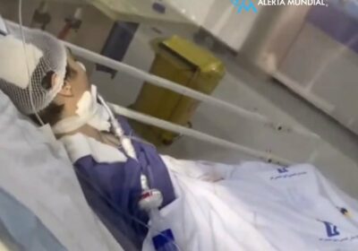 🇮🇷 | ATENCIÓN: Una fotografía muestra a la adolescente iraní Armita Geravand hospitalizada en…