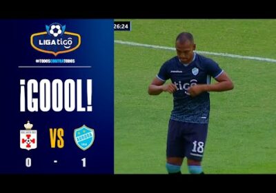 🏆 26′ ¡Gol de Aurora! Jair Reinoso cazó un despeje corto y de cabeza abre el marcador.