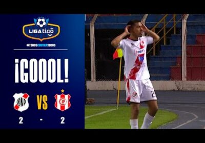 🏆 60′ ¡Gol de Nacional Potosí! Víctor Cuéllar llega sin marca y de cabeza iguala el marcador.