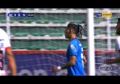 🏆 ¡El palo salva a Always Ready! El disparo cruzado de Sergio Adrián chocó en el palo.