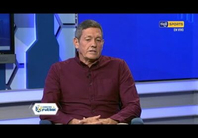 ¿Quién debe acompañar a Martins en la delantera? Mauricio Soria respondió a la consulta.