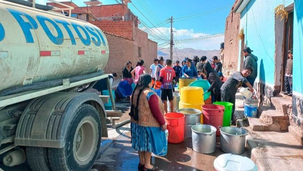 Distribución de agua en Potosí. Foto: El Potosí