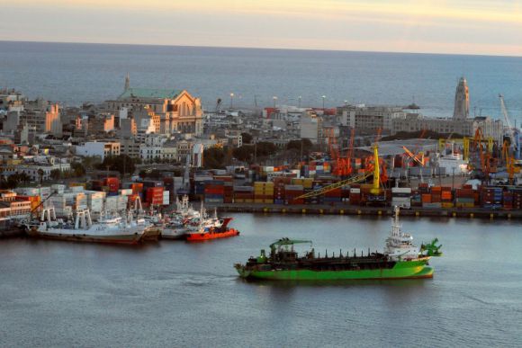 El puerto uruguayo sirve como un centro para el desembarque, transbordo, procesamiento y reexportación. (Foto: Carvemedia).