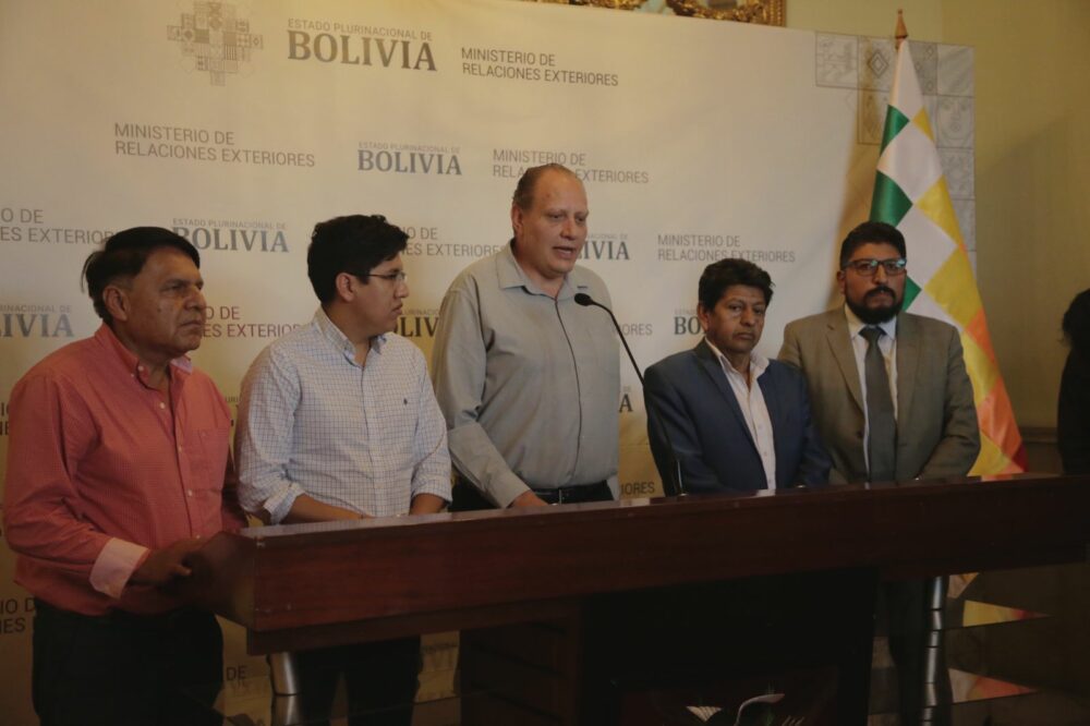 Bolivia remitirá a Perú informe sobre calidad del combustible que se dota a transportistas