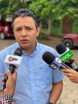 Puede ser una imagen de 1 persona y texto