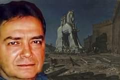 Puede ser una imagen de 2 personas y monumento