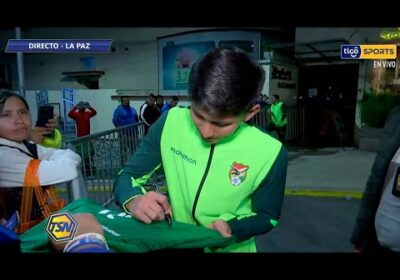 ¡MIGUELITO CON LA GENTE! 😁🇧🇴 El jugador de la ‘Verde’ compartió con los hinchas