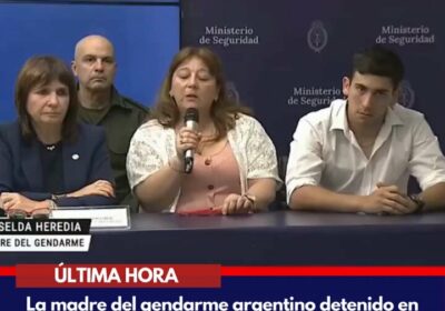 🇦🇷🇻🇪 | ÚLTIMA HORA: La madre del gendarme argentino detenido en Venezuela rompió en…