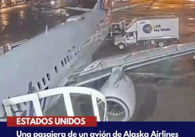 🇺🇸 | Una pasajera de un vuelo de Alaska Airlines abrió «por ansiedad» la…