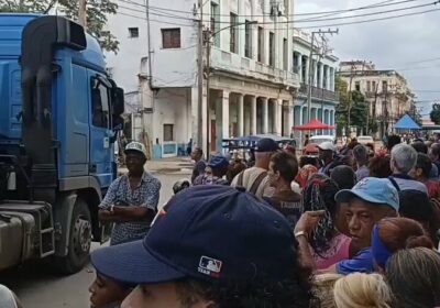 🇨🇺 | AHORA Imágenes desde La Habana muestran la desesperación de los cubanos por…