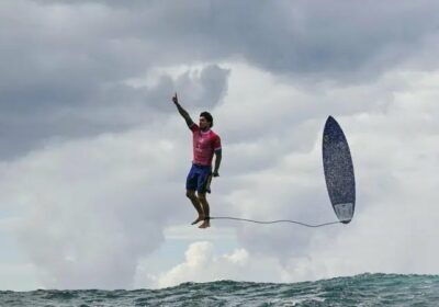 | IMÁGENES QUE MARCARON EL 2024: La inspiradora imagen del brasileño Gabriel Medina elevándose…