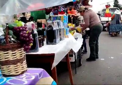 | A pocas horas del Año Nuevo, comerciantes en la zona Pacajes Caluyo…