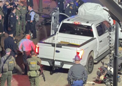 🇺🇸 | Un conductor embistió deliberadamente a una multitud en Bourbon Street, Nueva Orleans,…