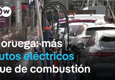 Nueve de cada diez #autos vendidos en el país nórdico fueron eléctricos en 2024.…