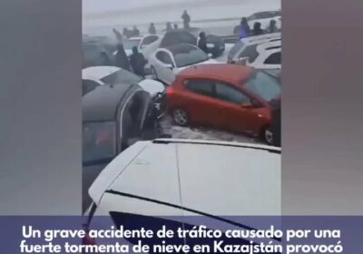 | Un grave accidente de tráfico causado por una fuerte tormenta de nieve en…