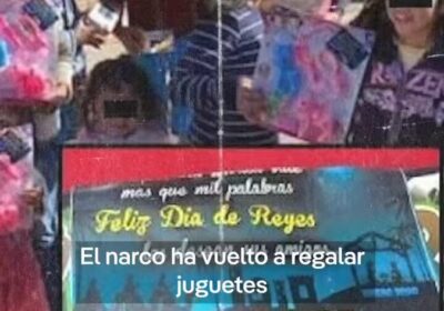 El narco ha vuelto a regalar juguetes a niños mexicanos, pero, aunque parezca escandaloso,…