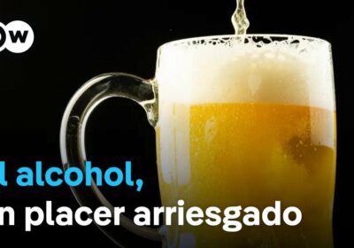 ¿Deben llevar las bebidas alcohólicas una etiqueta de advertencia? La máxima autoridad sanitaria de…