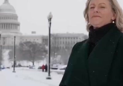 🇺🇸 | Periodista reportaba sobre los sucesos del 6 de enero en el Capitolio…