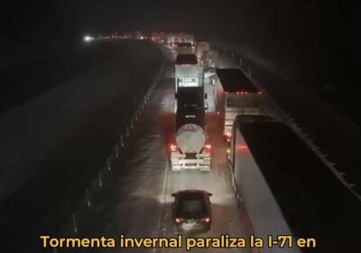 🇺🇸 | ÚLTIMA HORA La tormenta invernal provoca un caos total en la carretera…