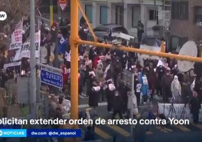 Presidente de #CoreadelSur evita por ahora su arresto El destituido presidente surcoreano #YoonSukyeol no…