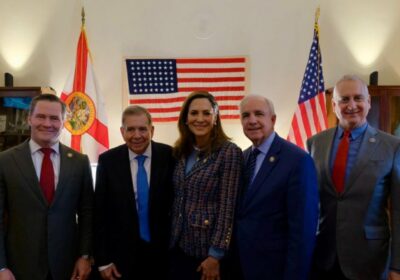 🇺🇸🤝🇻🇪 | Congresista @RepCarlos: Venezolanos, sepan que tienen muchísimos amigos en el Congreso de…