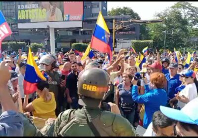 🇻🇪 | ÚLTIMA HORA En el Viaducto Nuevo de San Cristóbal, los esbirros de…