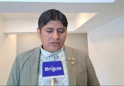 El diputado ‘arcista’ Rolando Cuéllar afirma que la distinción a Nicolás Maduro fue otorgada…