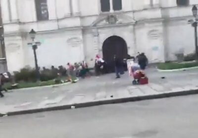 🇧🇴 | TENSIÓN EN BOLIVIA Enfrentamientos entre la policía y partidarios de Evo Morales…