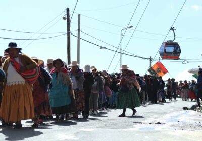 #Ahora | Organizaciones sociales de #ElAlto marchan hacia el centro de #LaPaz con el…