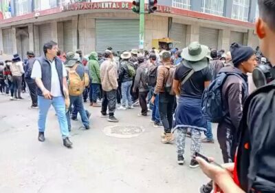 | #LaPaz Reportan que policías de la Unidad Táctica de Operaciones Policiales (UTOP)…