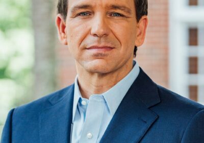 🇺🇸 | ÚLTIMA HORA El gobernador de Florida, Ron DeSantis, ordenó izar las banderas…