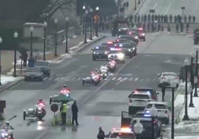 🇺🇸 | ÚLTIMO MINUTO La caravana del presidente Donald Trump ha llegado al “Rally…