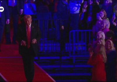Trump se presentó ante una multitud en la víspera de su toma de posesión…