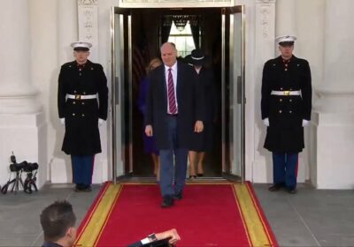 🇺🇸 | ¡Melania Trump y Jill Biden en camino al Capitolio!