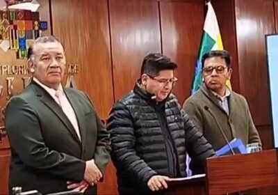 | 𝐌𝐈𝐍𝐈𝐒𝐓𝐑𝐎 𝐌𝐎𝐍𝐓𝐄𝐍𝐄𝐆𝐑𝐎 𝐑𝐄𝐒𝐏𝐎𝐍𝐃𝐄 𝐀 𝐋𝐀 𝐂𝐀𝐈𝐍𝐂𝐎 El ministro de Economía, Marcelo Montenegro,…