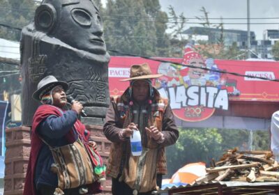 #Ahora | Se inaugura la feria de la Alasita del Bicentenario en la ciudad…