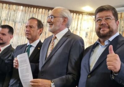 | #Política 𝐓𝐮𝐭𝐨, 𝐃𝐨𝐫𝐢𝐚 𝐌𝐞𝐝𝐢𝐧𝐚, 𝐂𝐚𝐦𝐚𝐜𝐡𝐨 𝐲 𝐂𝐮𝐞𝐥𝐥𝐚𝐫 𝐚𝐩𝐥𝐚𝐮𝐝𝐞𝐧 𝐥𝐚 𝐝𝐞𝐜𝐥𝐢𝐧𝐚𝐜𝐢ó𝐧 𝐝𝐞 𝐥𝐚…