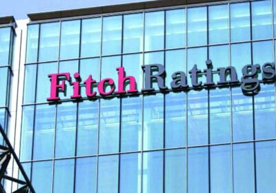 | #Economía 𝐅𝐢𝐭𝐜𝐡 𝐑𝐚𝐭𝐢𝐧𝐠 𝐛𝐚𝐣𝐚 𝐜𝐚𝐥𝐢𝐟𝐢𝐜𝐚𝐜𝐢ó𝐧 𝐜𝐫𝐞𝐝𝐢𝐭𝐢𝐜𝐢𝐚 𝐝𝐞 𝐁𝐨𝐥𝐢𝐯𝐢𝐚 𝐚 “𝐂𝐂𝐂-” 𝐲 𝐚𝐝𝐯𝐢𝐞𝐫𝐭𝐞…