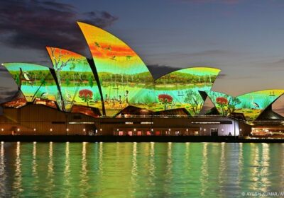 La imagen del día: El Día de Australia La fachada de la Ópera de…
