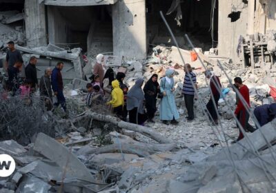 Miles de gazatíes desplazados comienzan a regresar al norte de la Franja de #Gaza…