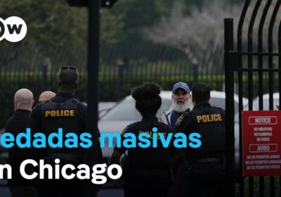 Casi mil migrantes fueron arrestados el domingo en EE. UU. #Chicago se convierte en…