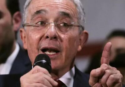 🇨🇴🇺🇸 | El New York Times reveló que el expresidente Álvaro Uribe Vélez jugó…