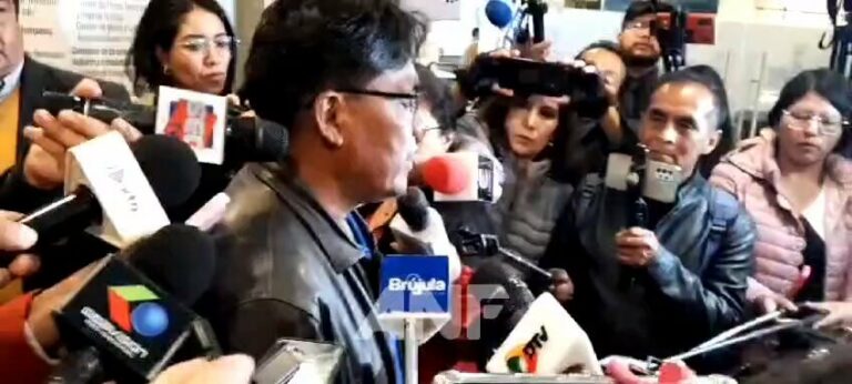 | El diputado Héctor Arce reafirmó la «indiscutible» candidatura de Evo Morales y…