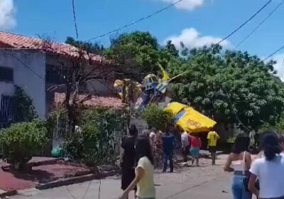 Cae una avioneta encima una casa en Santa Cruz. La zona es Cañada El…