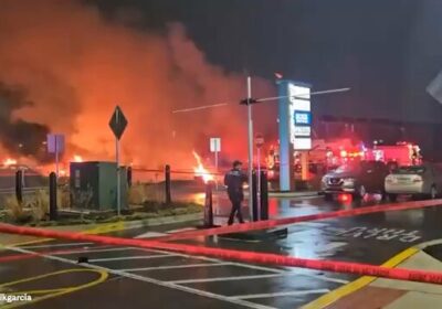 Un avión privado con 6 ocupantes se estrella en Filadelfia en una zona comercial…