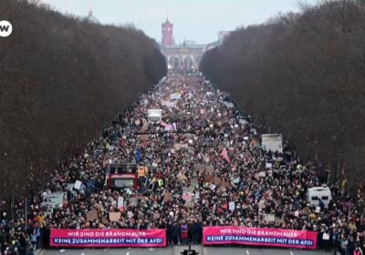 Protestas multitudinarias en Alemania contra la ultraderecha Sólo en Berlín marcharon este domingo personas…